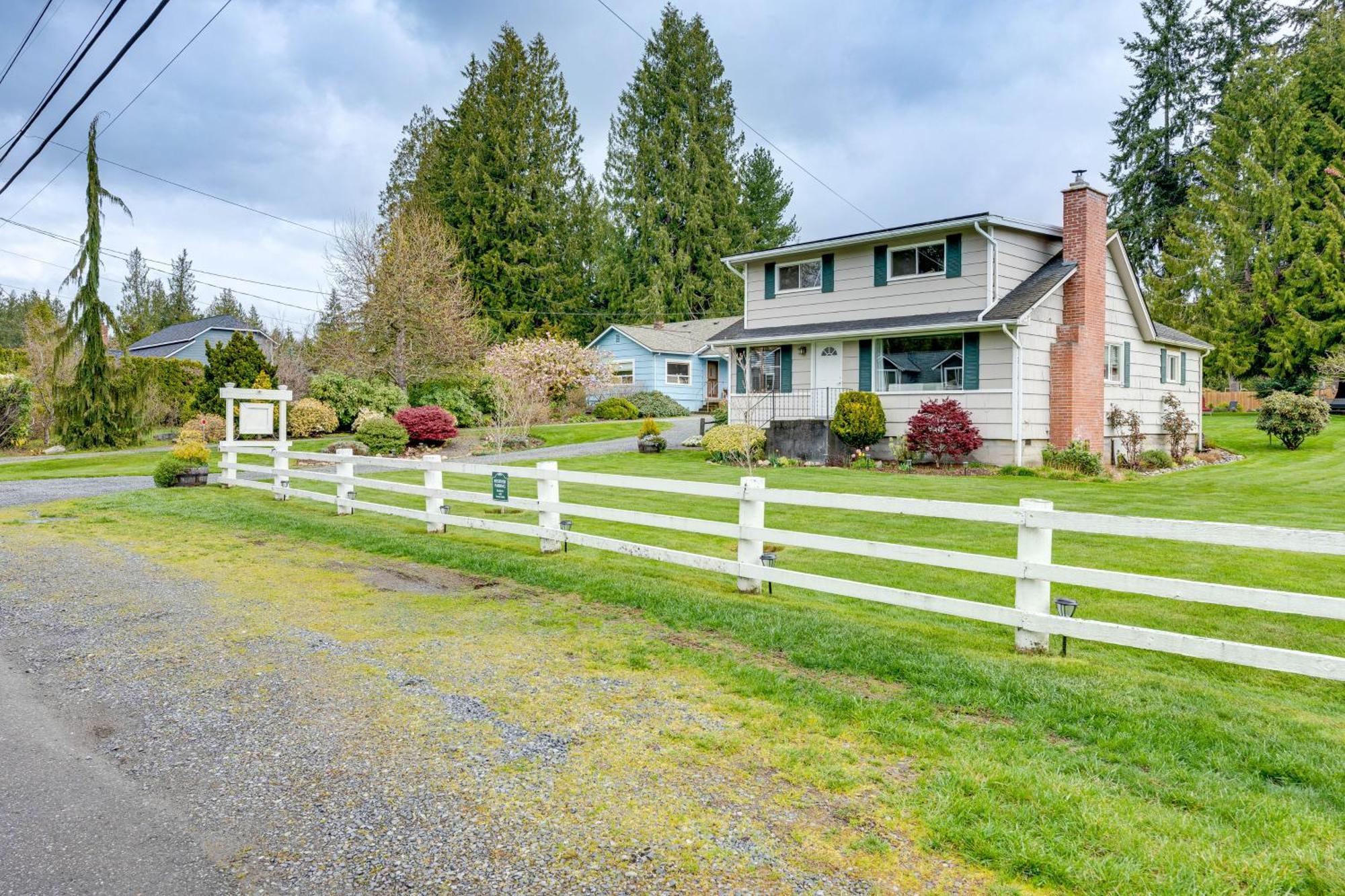 Charming Updated Retreat Walk To Lake Stevens! Buitenkant foto